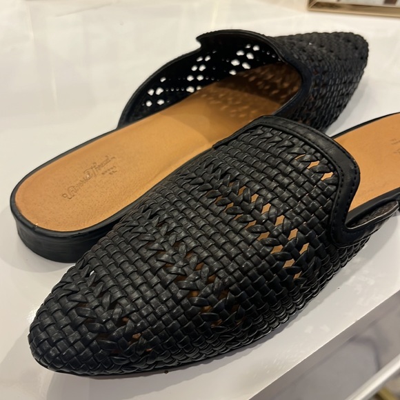 Black Weaved Design Flats - Picture 2 of 4